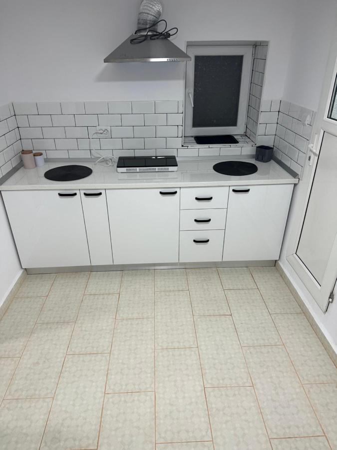 Apartamnet Regim Hotelier Bucarest Esterno foto