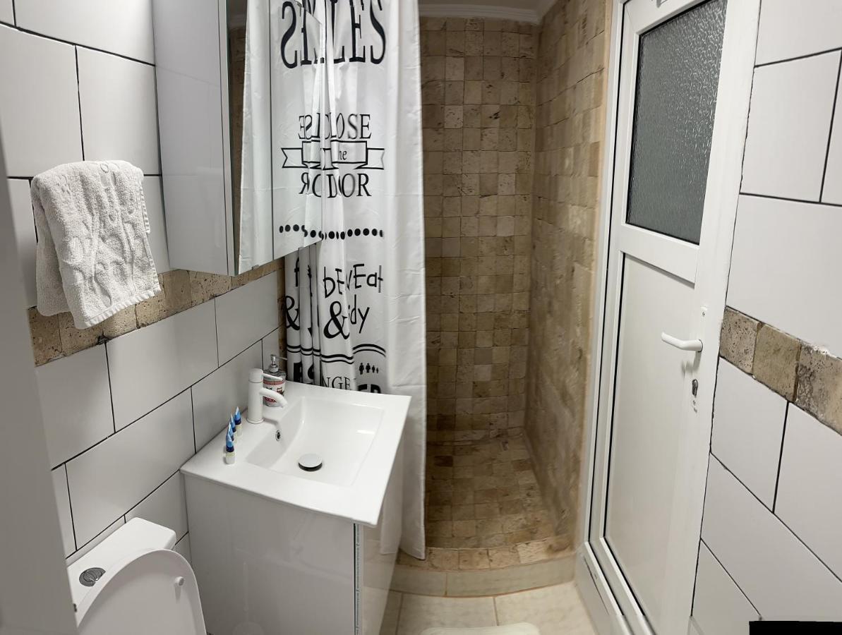 Apartamnet Regim Hotelier Bucarest Esterno foto