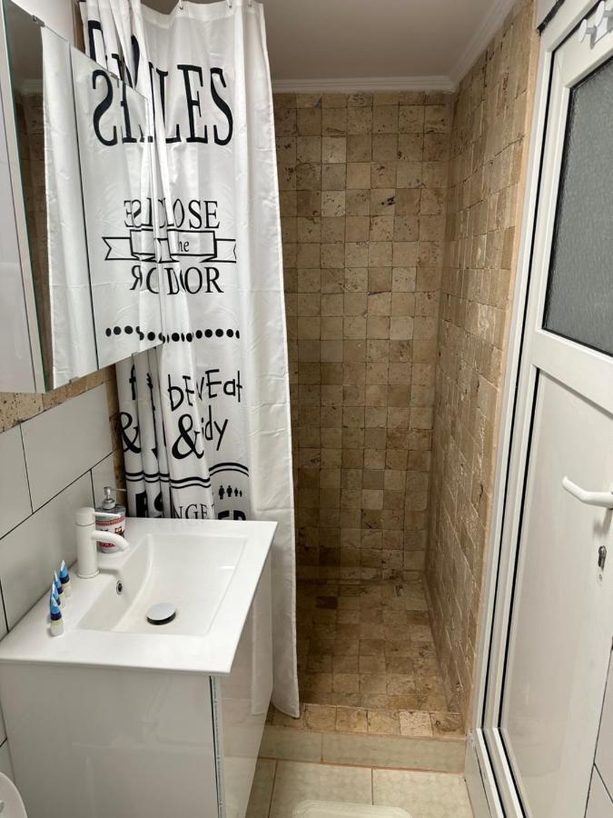 Apartamnet Regim Hotelier Bucarest Esterno foto