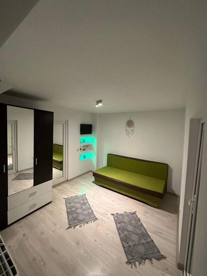 Apartamnet Regim Hotelier Bucarest Esterno foto
